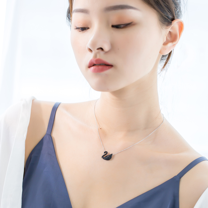 创意项链女黑天鹅项链情侣吊坠生日礼物情侣礼品