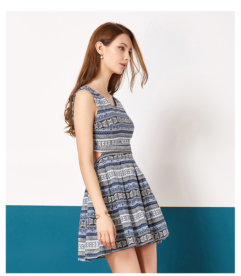 美丽衣橱2017秋季新款印花背心连衣裙小清新修身短裙显瘦韩版女装碎花