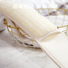 Qian Juhui's natural loofah pulp long bath towel pulls the back without asking anyone to relieve the itch. Loofah bath rub back strip. Off-white loofah pull back strip.