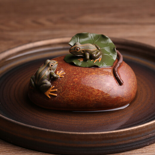 Hundred-year-old Yixing original ore purple clay tea pet ornament frog can be raised by the famous master Chen Zhen fully handmade tea play creative Kung Fu tea set with collection certificate