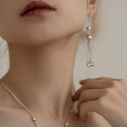 Lukfook Jewelry Platinum 950 watermelon beads tassel platinum drop earrings, price L19TBPE0021 10.46 grams (including labor cost 1077 yuan)