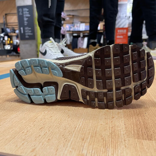 耐克（NIKE）跑步鞋女鞋2025夏季新款运动鞋复古老爹鞋防滑减震舒适百搭休闲鞋 FD9920-022布朗尼棕  35.5