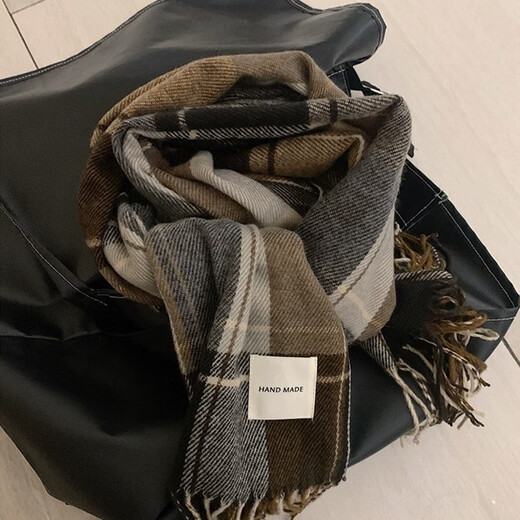 Miao Yijia scarf men's scarf winter new trend warm student couple scarf Korean birthday gift for boys brown plaid men's scarf