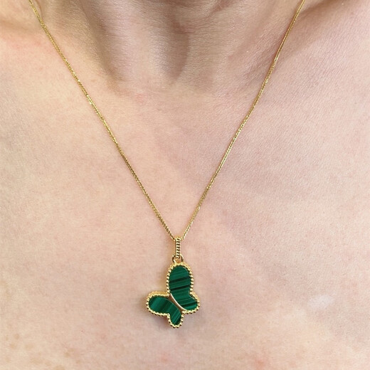 Issa Vera 18K gold butterfly pendant au750 color gold chalcedony K gold agate pendant white mother-of-pearl pendant 18k gold carnelian butterfly pendant about 0.9 grams