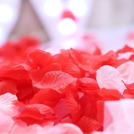 Liangqiao Proposal Rose Simulated Petals Hand-Spreading Flowers Romantic Birthday Bed Wedding Celebration Wedding Room Confession Decoration Artificial Flowers 1 Pack of Approximately 1200 Pieces [Four Color Mixed Pack]
