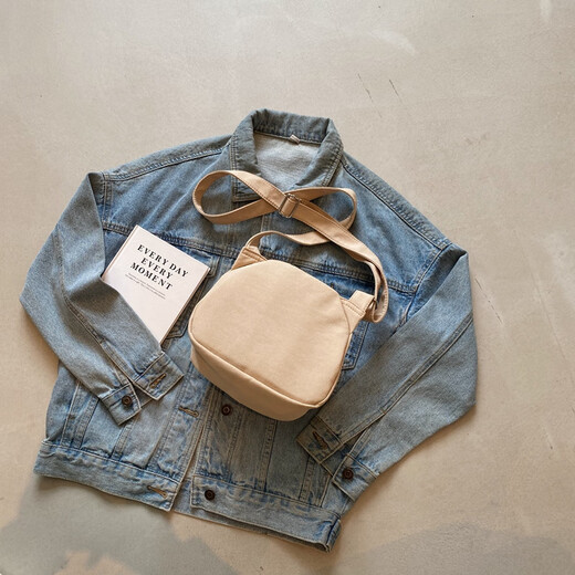 Cool Dani travaille pour divers sports et téléphone mobile décontracté, un petit sac à bandoulière pour les femmes 2025 Nouveau sac de sac en cartouche léger sac khaki