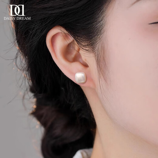 DAISY DREAM925 Silver Sugar Cube Pearl Earrings Feminine High-end Earrings 2025 New Hot Style Light Luxury Silver Needle Earrings Apricot Sugar Cube Pearl Earrings 925 Silver Needle