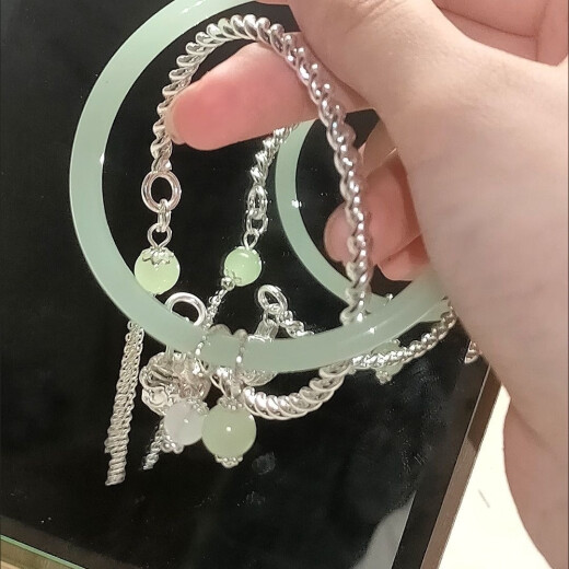 Neues chinesisches Stil Ancient Chinese Style Bell Armband für Frauen Einfache Superfee vielseitig vielseitiger Sommer-Nischen-Design High-End-Quasten-Quastenarmband M1390 Glockenarmband
