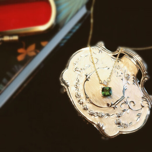 Huike Yings bevorzugte Tansanit Steinbeutel Gold Edelstein Anhänger weiß und kalter Halskette weibliche Einfache Colarbone Kette 1