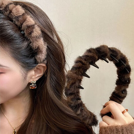 Wanyao Autumn and Winter Temperament Leopard Print Plush Headband Women's Teeth Face Wash Hair Pressing Headband High Skull Top Anti-Slip Broken Hair Organizing Hairpin Brown Plush Leopard Print Headband