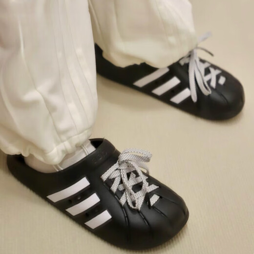 Adilette Clogs черно -белого цвета, соответствующая раковине, мужчинам и женщинам, то же самое в стиле, головы, jh9849 JH9848 36,5