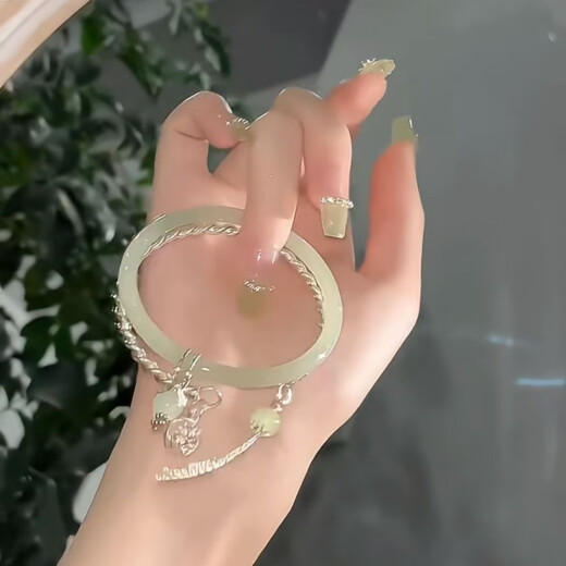 Neues chinesisches Stil Ancient Chinese Style Bell Armband für Frauen Einfache Superfee vielseitig vielseitiger Sommer-Nischen-Design High-End-Quasten-Quastenarmband M1390 Glockenarmband