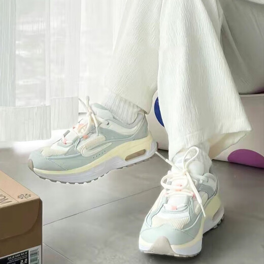耐克（NIKE）Air Max Bliss 复古运动休闲气垫女鞋新款轻便老爹休闲运动跑步鞋 FB7170-111白绿 37.5 (235mm)