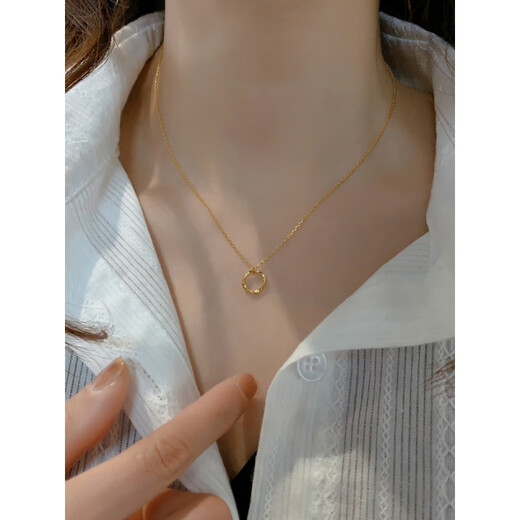 Putino plated .18.k gold. Necklace 2024 new style light luxury niche clavicle chain female style does not fade autumn and winter Möbius ring necklace. plated 1.8k gold