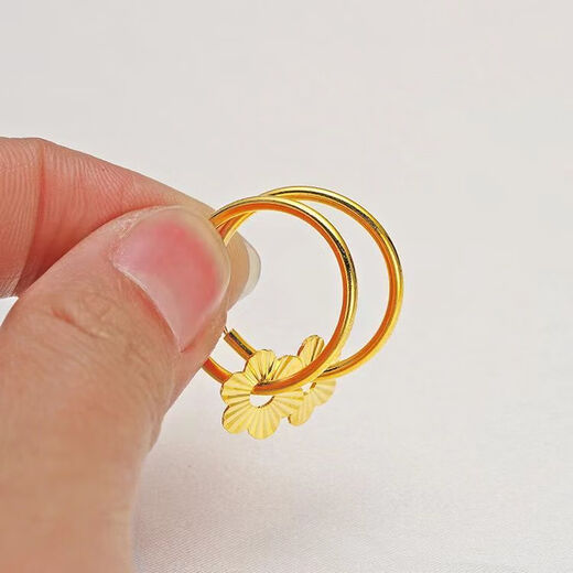 Grab gold earrings, Hong Kong pure sand gold earrings for women, plum blossom earrings, non-fading earrings for mom, new authentic plum blossom gold earrings, new 4.30g, limited price for one day - only 8 pieces left