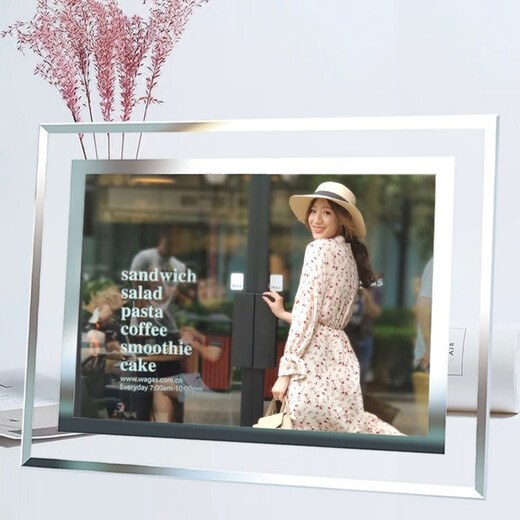 Zhenyun prints and develops photos and adds crystal photo frames to set the table. 5 7 6 8 10 inches. Seven inches are made into creative glass custom photos. 6 inches 10.2*15.2cm. Set the table. Six inches crystal photo frame. No need to develop the photos.