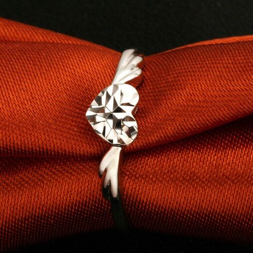 QIANSHU (QIANSHU) Pt950 platinum ring for women imitation diamond faceted heart-shaped platinum ring Angel's Kiss women's single ring Platinum Angel's Kiss ring weighs about 2.38-2.48