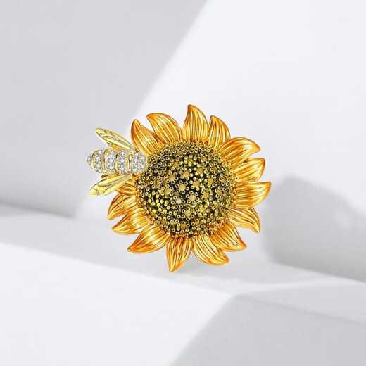 QUAMER gold store model won the first prize in one fell swoop. The summer sunflower bee brooch is feminine, high-end suit accessories and cute. The sunflower bee won the first prize in one fell swoop.