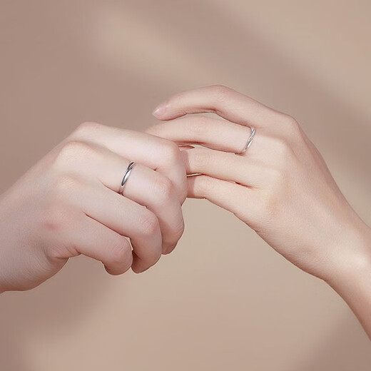 MZMZ platinum ring with real diamonds for couples to share the love together. Platinum engagement and birthday anniversary gifts for girlfriends. To share the love with each other - platinum with real diamonds for couples.