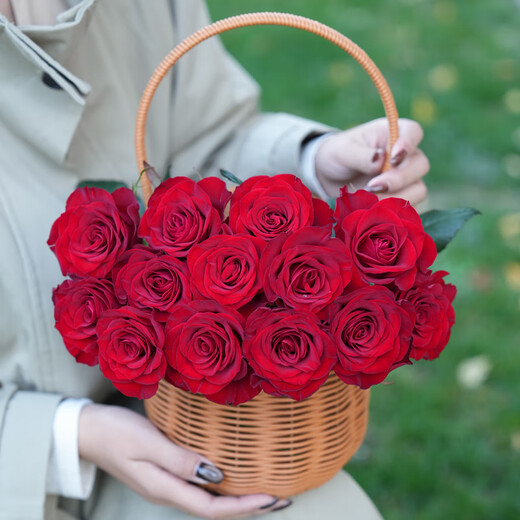 Jingdong Flowers Roses Red Roses 10 Ruyi Base Fresh-cut Flowers Water-raised Flower Arrangements Life Bouquets Gifts Straight from the Source