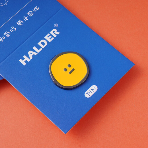 Herodi distressed expression, dazed smile, tangled and crying metal brooch, schoolbag decoration soybean badge, smile 2.2X2.2cm alloy badge