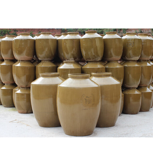Thickened earthenware wine jar, large wine jar, white wine 50 Jin, Jin equals 0.5 kg. Ceramic wine jar, 100 Jin, Jin equals 0.5 kg. Home use. Water capacity: 30 Jin. Jin equals 0.5 kg. Thickened