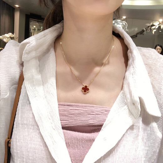 Fat Donglai's same 18K gold four-leaf clover pendant necklace for girls K rose gold light luxury silver plated niche 2025 new four-flower necklace gold color red agate