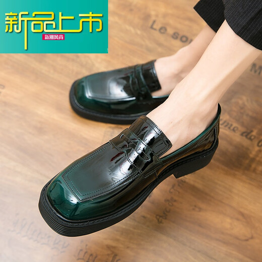 
McDie's legendary summer leather shoes men's Korean version of patent leather shiny face heightened inside large head casual square head one foot bean doodle shoes green 15276 black 40