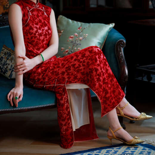 Ripples of the city's wind and red dust丨Summer oriental simple luxury style burnt-out velvet full-breasted retro Chinese plate button ancient method slim cheongsam red burnt-out velvet cheongsam L