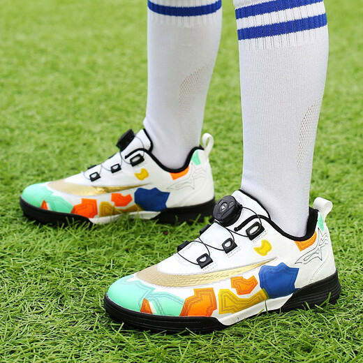 Feelaces2023 Nouveaux chaussures de football pour enfants à bouton rotatif pour garçons et enfants tf ongles cassés sans chaussures d'entraînement faucon à lacets pour femmes 9893 Nails brisés blancs 35