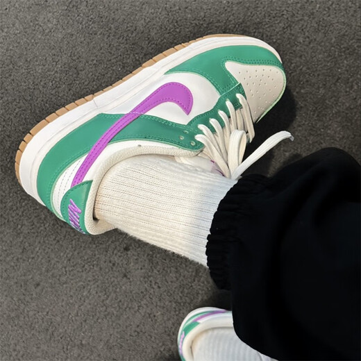 Nike (NIKE) Dunk Low Yellow Beige Sports Comfortable Fashion Fashion Retro Low Top Anti-Slip Wear Resistant Casual Sports Board Shoes FD9922-151 Women's White and Green 36