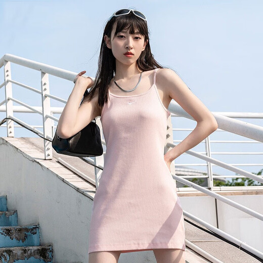 耐克（NIKE）官方舰店女装 新款运动服休闲透气吊带连衣裙时尚穿搭无休T恤 DM6231-610/粉色 S