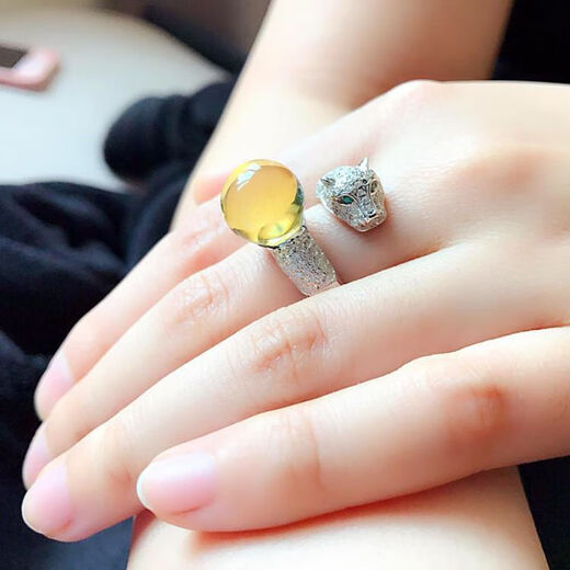 Natural Dominican amber ring S925 silver high blue 3A pure water amber leopard head live ring for women Dominican amber 12mm round beads