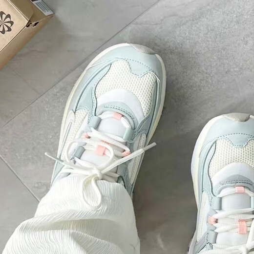 耐克（NIKE）Air Max Bliss 复古运动休闲气垫女鞋新款轻便老爹休闲运动跑步鞋 FB7170-111白绿 37.5 (235mm)