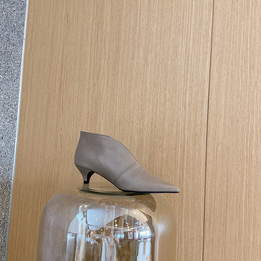 Asamachi small heel short boots for women French retro pointed toe bare boots cowhide medium heel cat heel ankle boots stiletto women's leather boots deep mouth women's shoes khaki gray 36