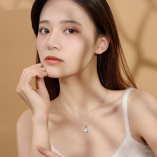 Manhe S925 Silver Moissanite Four-leaf Clover Necklace Women's 2025 New Pendant Wife's Birthday Gift for Girl Friends