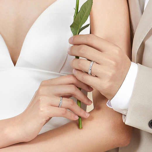 Lukfook Jewelry Pure Wedding Platinum Simple Platinum Ring Couple Ring Single Closed Ring Solid Price HEP40007 No. 14-3.77g (including labor cost 358 yuan) women's ring