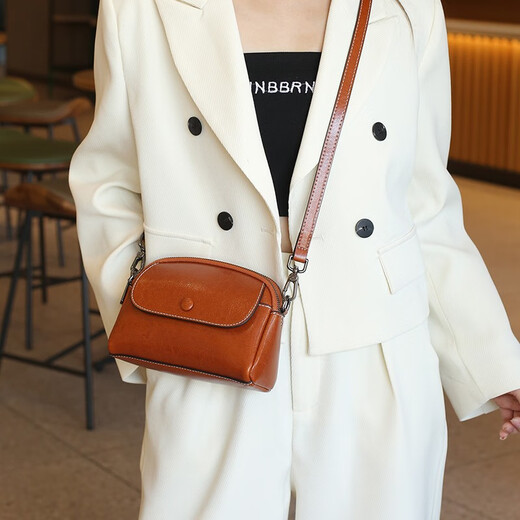 Going East (X.D.Z.H) Leichte Luxus-High-End-Marke Damen Small Bag Damenbeutel Neue Pendler Vielseitige Einschuld-Cross-Body-Tasche Frauen-Casual Shell Bag Brown (einfache Retro große Kapazität High-End-Nische)