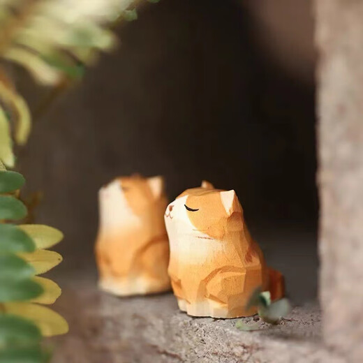 
Lu Shanwu wood carving ornaments creative gift hand cute desktop office worker ornaments girl heartfelt holiday birthday gift handmade wood carving ornaments-cat [wooden box]