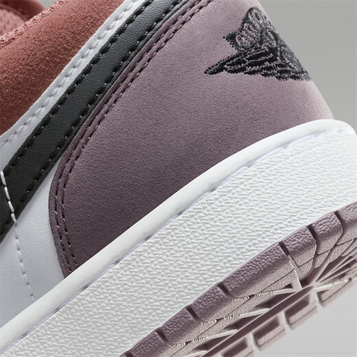 耐克（NIKE）Air Jordan 1 Low SE (GS) AJ1 复古低帮减震耐磨运动休闲鞋 FB9908-102 38.5