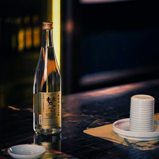 Van 2020 IWC Gold Award Japanese Original Bottle Imported Foreign Wine Van Japanese Style Sake Junmai Daiginjo Japanese Sake Van Gold Unfiltered Junmai Daiginjo 1.8L