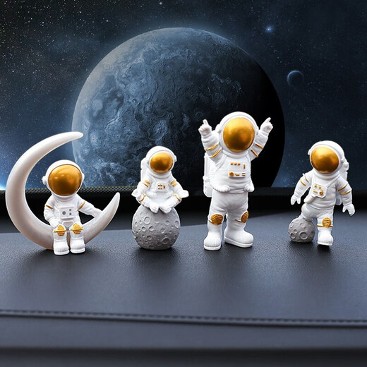 Cassegrain creative astronaut small ornaments desktop astronaut living room TV cabinet children's room layout home decoration furnishings bedside decompression decoration housewarming gift birthday gift silver 4-piece set