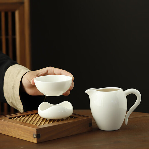 Jingdezhen (jdz) Jingdezhen tea set Yueshun white porcelain beauty fair cup tea filter set mutton fat jade porcelain household tea making tea set fair cup 240ml ingot all-porcelain tea drain set