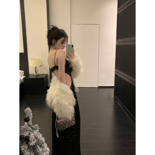 Hiver Black Shiny Suspenten Robe avec femme de style féminin Sexy Temperament Design Backless Niche Robe Black [Version 3888] S