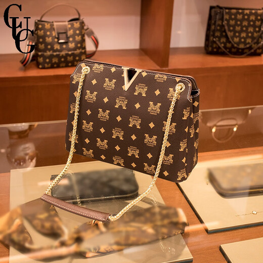 CUG Light Luxury Brand -Tasche Frauenbeutel 2025 Neue Mode Umhängetasche Frauen Unterarm Kette Geburtstag Chinesisches Valentinstag dunkelbraune Farbe (exquisite Geschenkbox)
