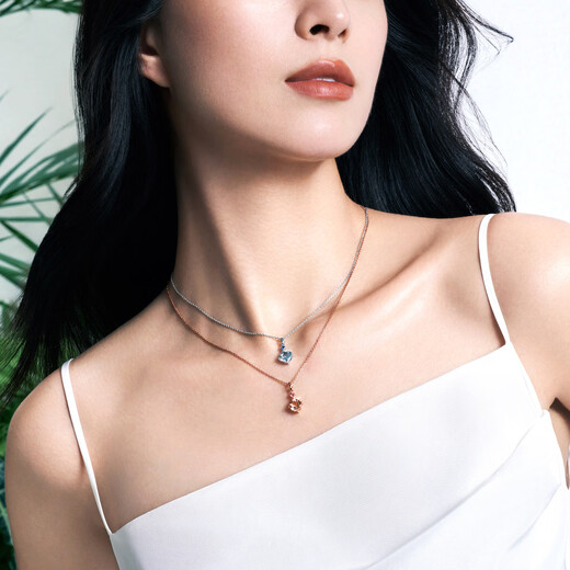 Chow Tai Fook ENZO Classic Colorful 18K Gold Aquamarine Pendant for Women EZV3353