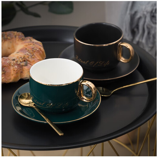 Zhi Shu Light Luxury Coffee Cup Female Couple Coffee Cup Exquisite Set Design Sensational Afternoon Tea Mug Gold Handle Green 2 Cups 2 Round Saucers 2 Spoons (Gift Box)