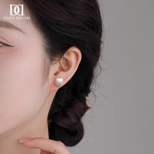 DAISY DREAM925 Silver Sugar Cube Pearl Earrings Feminine High-end Earrings 2025 New Hot Style Light Luxury Silver Needle Earrings Apricot Sugar Cube Pearl Earrings 925 Silver Needle