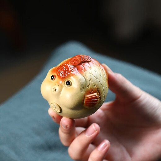 Huilu internet celebrity purple clay tea pet bubble tea pet little goldfish can be raised and landscaped, simulated goldfish tea table decorations tea play incense inserts and a pair of bubble fish (small to large size)