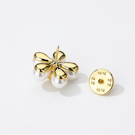 Qlady flower brooch, high-end women's imitation pearl corsage, anti-exposure pin, scarf buckle, niche suit coat accessories